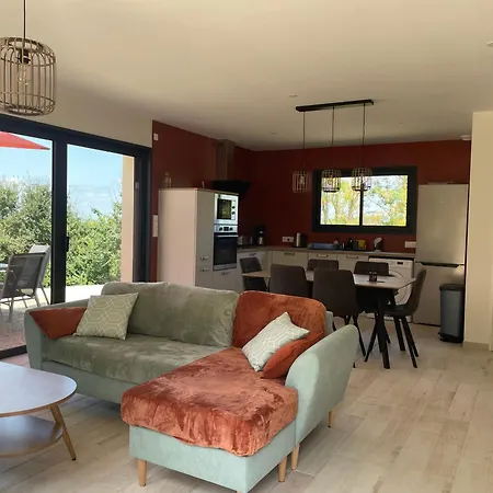 Le Bas Des Poujades Reilhaguet