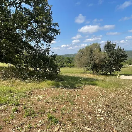 Le Bas Des Poujades Holiday home *