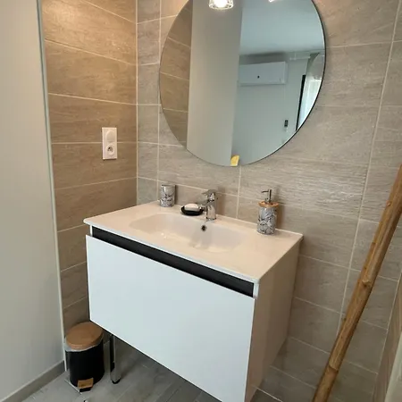 Le Bas Des Poujades Дом отдыха