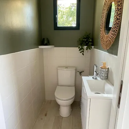 Le Bas Des Poujades Holiday home Reilhaguet