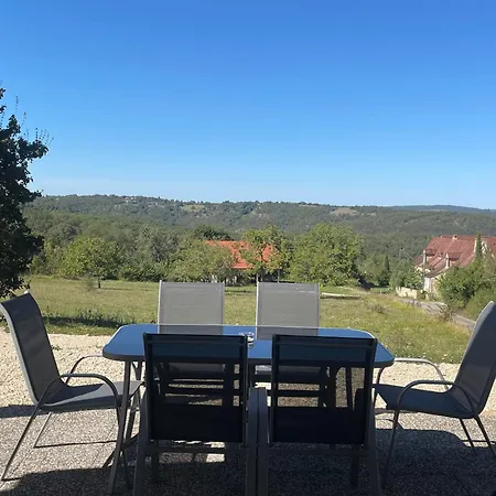 Le Bas Des Poujades Holiday home Reilhaguet