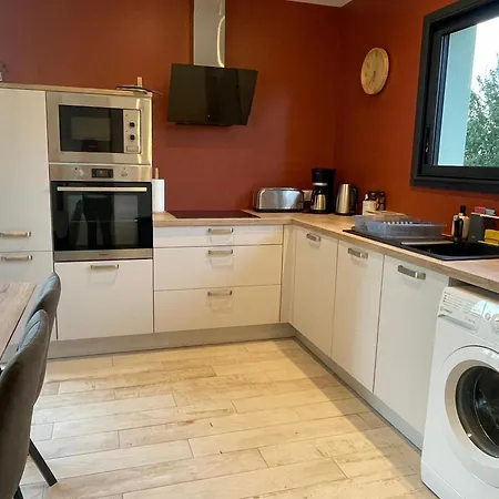 Le Bas Des Poujades Holiday home Reilhaguet