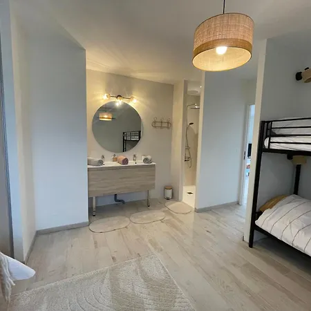 Le Bas Des Poujades Holiday home Reilhaguet