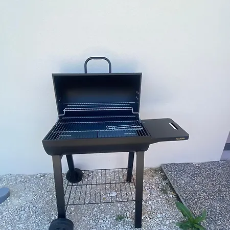 Le Bas Des Poujades Holiday home