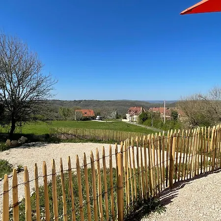 Le Bas Des Poujades Holiday home Reilhaguet