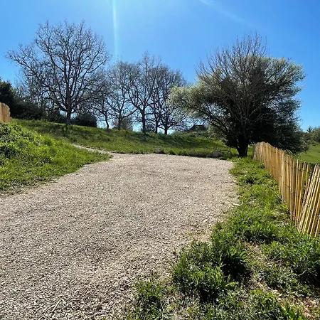 Le Bas Des Poujades Holiday home Reilhaguet