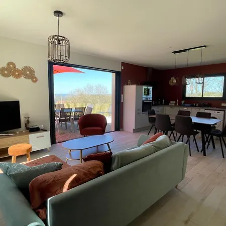 Le Bas Des Poujades *