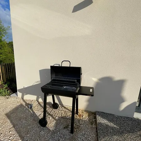 Le Bas Des Poujades Holiday home Reilhaguet