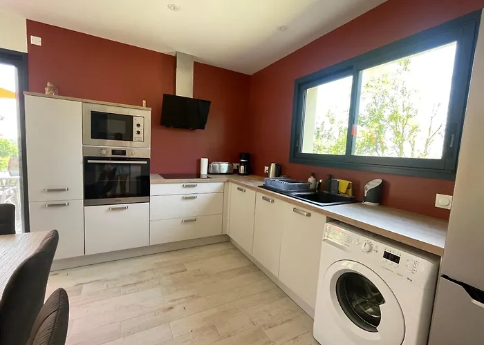 Le Bas Des Poujades Feriehus