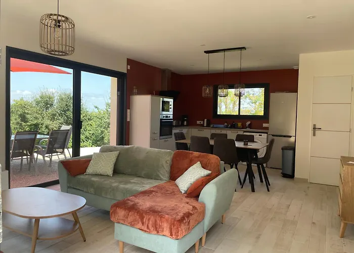 Le Bas Des Poujades Reilhaguet