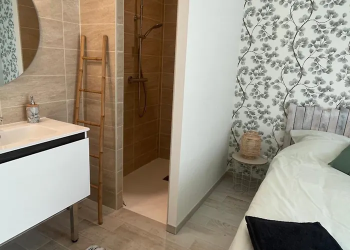 Le Bas Des Poujades Ferienhaus *