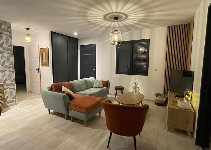 Le Bas Des Poujades Ferienhaus *