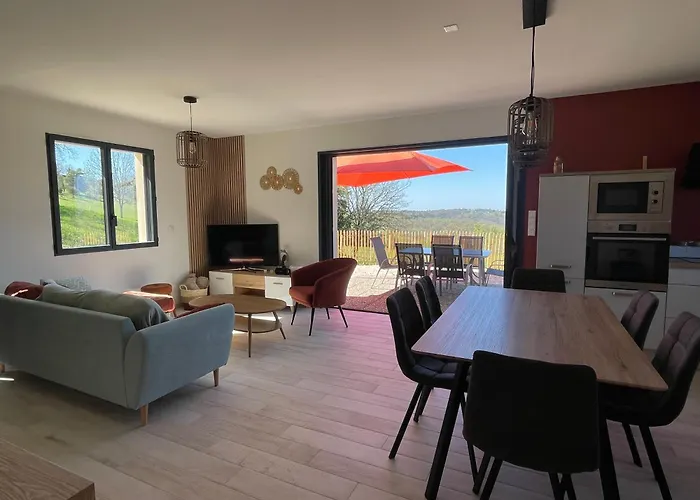 Le Bas Des Poujades Reilhaguet