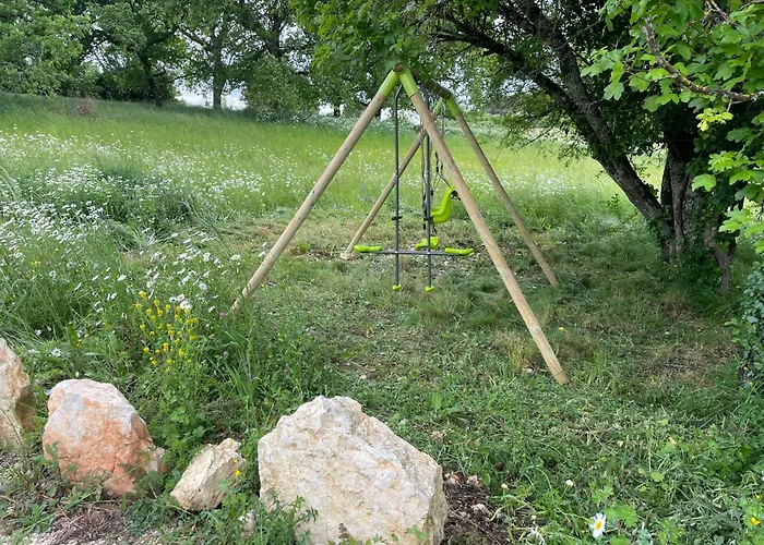 Le Bas Des Poujades Ferienhaus